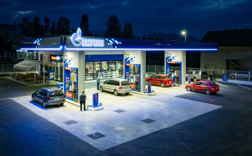 Plaćanje bankovnim karticama na Gazprom i NIS Petrol benzinskim stanicama u BiH uredno