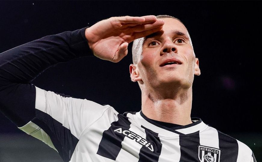 Zmaj igra fudbal života u Nizozemskoj: "Koristim svaki trenutak da učim od Barbareza i Džeke"