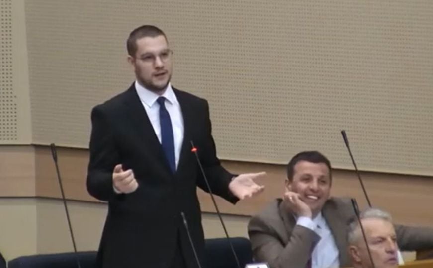 Cirkus u NSRS. Vučinić na uvrede Stevandića: 'Da li ste čuli da su popu Šimi ukrali biciklo?'