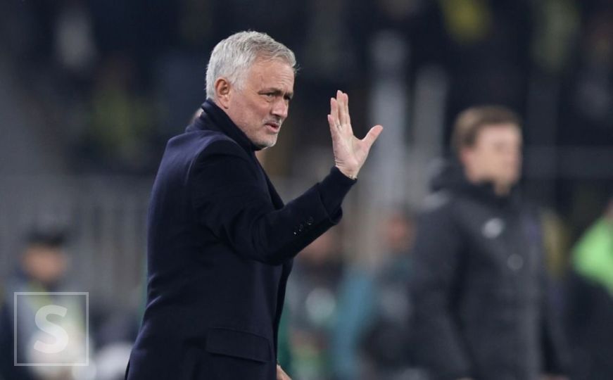 Mourinho za igrače Galatasarayja rekao da su "skakali kao majmuni": Turci ga žestoko kaznili