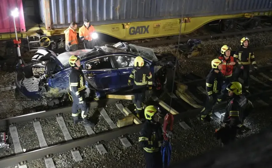 Herojski trenutak u Austriji: Ernad Behrić spasio djevojku nekoliko sekundi prije udara voza