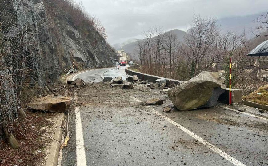Vozači, oprez: Postoji opasnost od odrona na ovoj relaciji