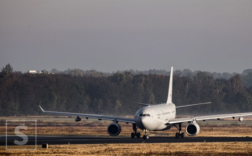 Stravičan video iz aviona: Putnik pokušao otvoriti vrata tokom leta