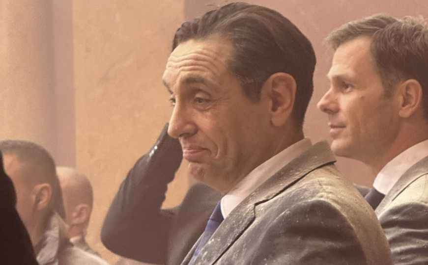 Društvene mreže 'gore' nakon sukoba na sjednici: 'Ustani Monti Pajtone da Narodna skupština legne'