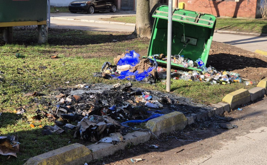 Vandalizam u Sarajevu: Na Dobrinji uništen reciklažni kontejner, KJKP Rad uputio apel građanima