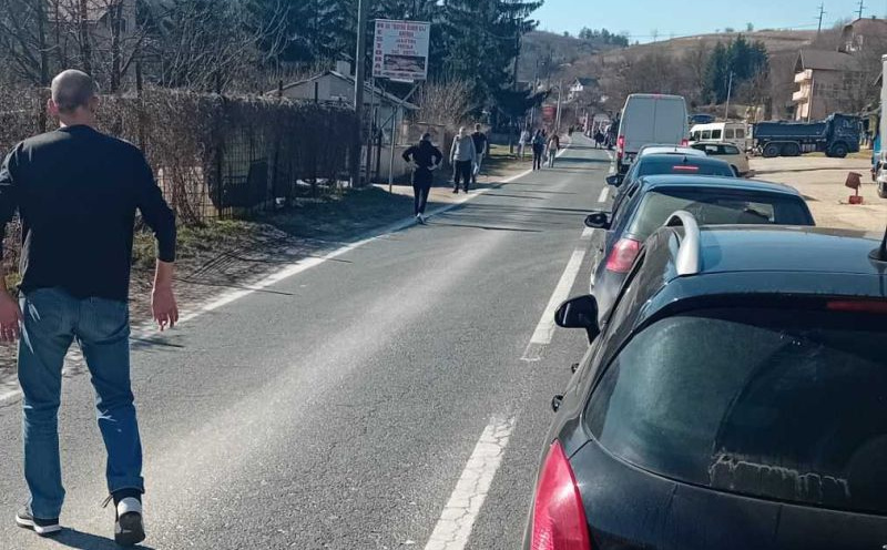 Nesreća u Rakovici: Obustavljen saobraćaj, teško povrijeđena jedna osoba