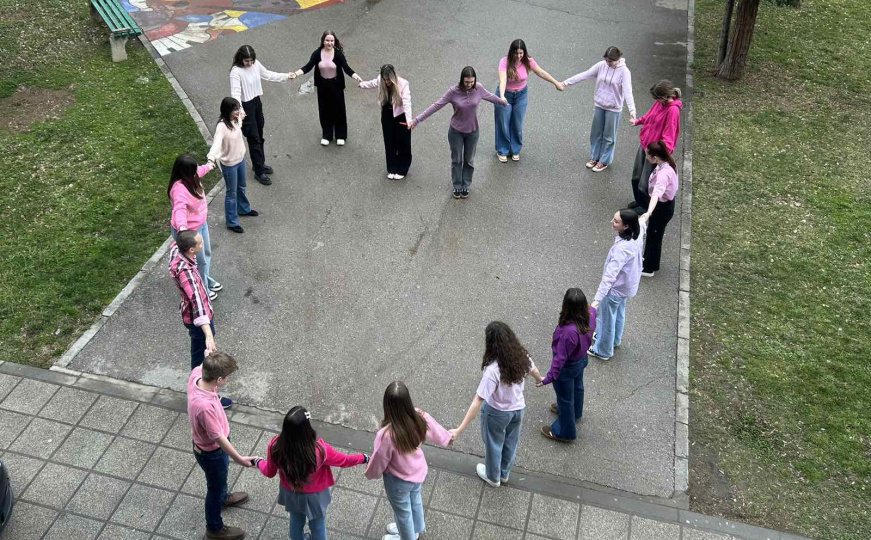 Dan ružičastih majica u školama u Sarajevu: "Naš cilj je prevencija nasilja"