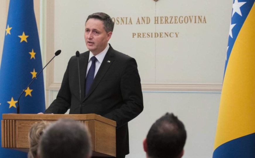 Denis Bećirović najavio vanredno obraćanje javnosti