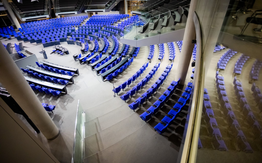 Novi Bundestag se konstituiše 25. marta, o zaduživanju glasa stari