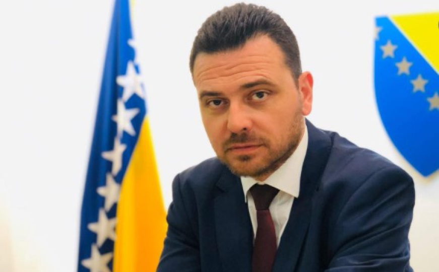 Magazinović uputio poruku građanima RS: 'Ne dozvolite da vaša djeca brane bogatstvo njihove djece'
