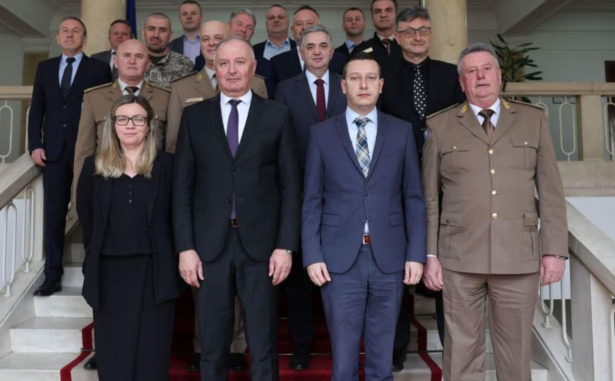 Helez: Raspisat ćemo konkurs za 1.200 novih pripadnika u Oružanim snagama BiH