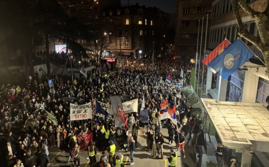 Vučićeva mašinerija na udaru, blokiran RTS: 'Niko ne ulazi dok se ne oslobodi javni servis'