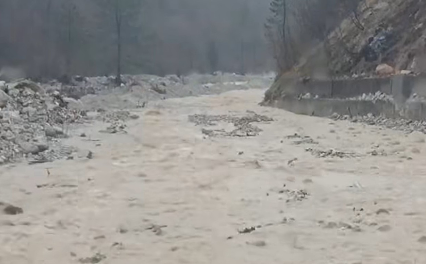 Padavine već stvaraju probleme: Prekinuta putna komunikacija između Jablanice i Blidinja