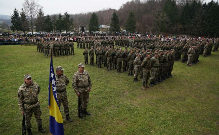 Prilika za mlade: Ministarstvo odbrane BiH raspisalo oglas za 400 novih vojnika u Oružane snage
