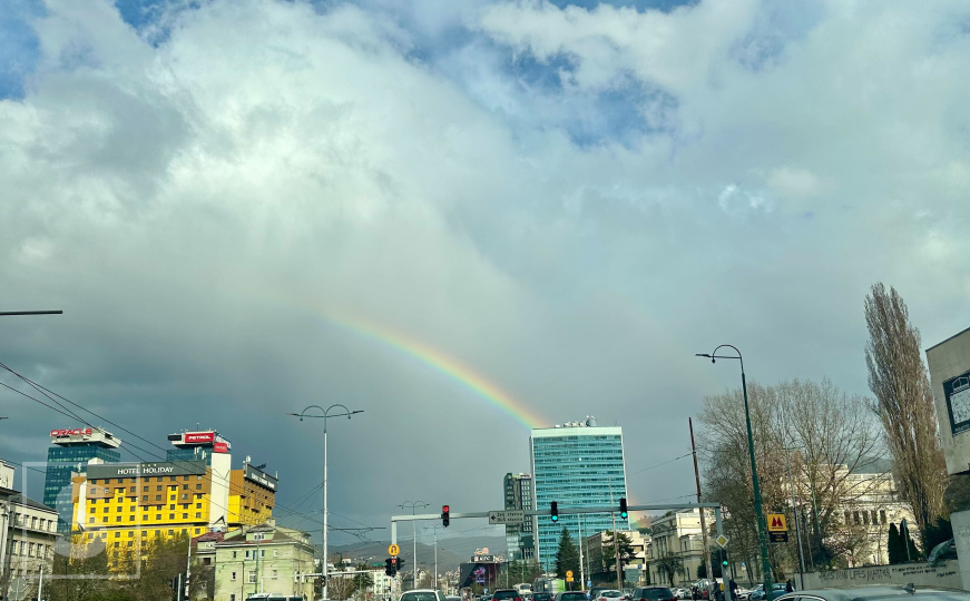 Nakon kiše dolazi sunce: Duga bojama uljepšala tmurno nebo iznad Sarajeva