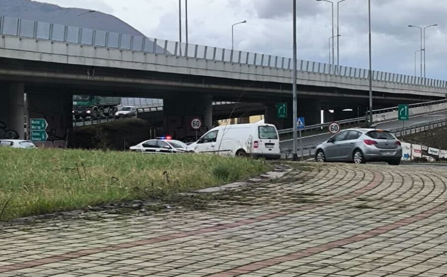 Saobraćajna nesreća u Sarajevu: Jedna osoba povrijeđena