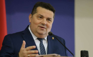 Stevandić osudio paljenje automobila Vukanoviću, pa ga vrijeđao: "Širi laži i reality priču"