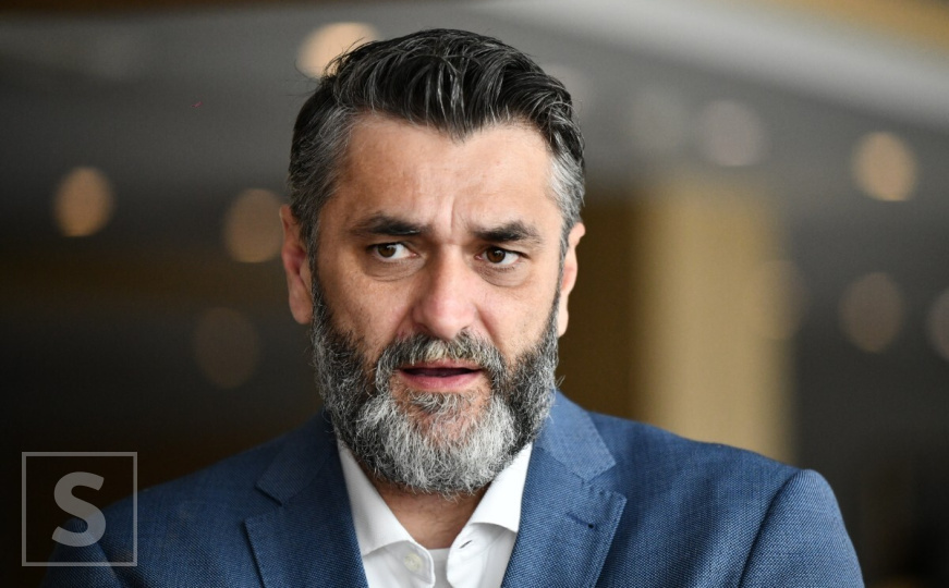 Emir Suljagić: "Dobijam samo jedno pitanje - jesu li pustili državu 'niz vodu'"