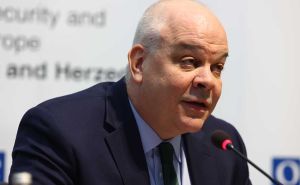 Misija OSCE-a osudila nasilje: "Nikada se ne smije tolerisati kao sredstvo političkog izražavanja"