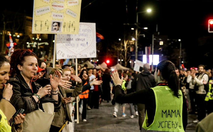 Pola milliona ljudi traži istragu o zvučnom topu, Vučić: 'To je najveća laž!'