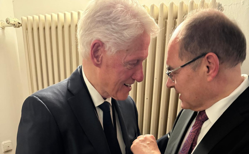 Christian Schmidt sa Bill Clintonom: "Postigli smo mir u BiH - to je stvarnost i jedina perspektiva"