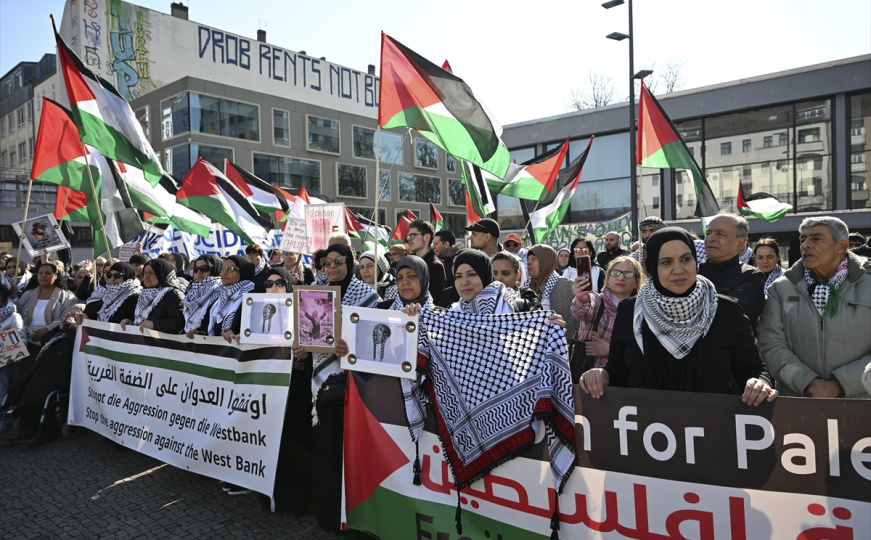 Protesti podrške Palestini širom Europe: Okupljeni u Sarajevu čitali imena ubijene djece u Gazi