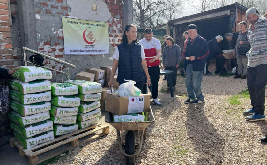 Od srca iz Katara: Izvršena podjela ramazanskih paketa povratnicima u bh. entitet RS