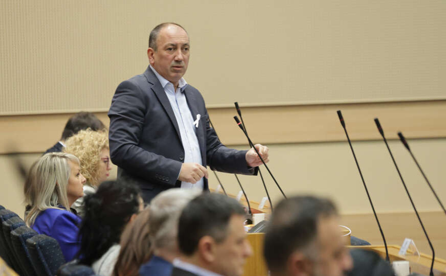 Crnadak pitao predstavnike vlasti što ih nervira Kupres: "Vaš oproštajni ručak je bio kod Cige!"