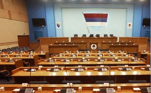 Narodna skupština RS usvojila set zakona o povećanju plata u javnom sektoru