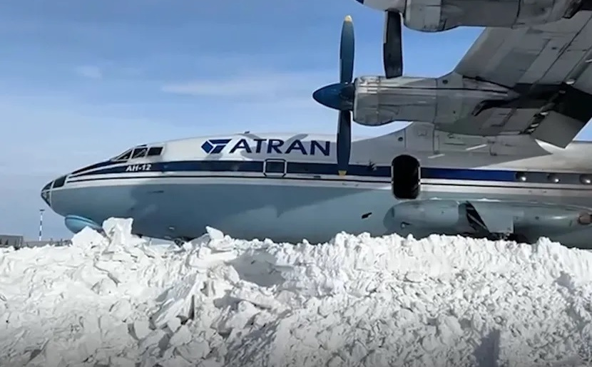 Teretni avion se prevrnuo prilikom slijetanja u Rusiji, jedna osoba hospitalizovana