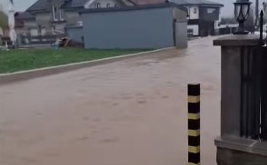 Poplava u Laktašima: Nadležni pozivaju muškarce od 18 do 60 godina da pomognu