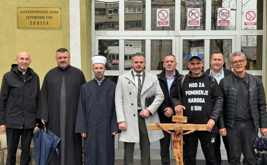 Hodočasnik za mir Josip Jelinić stigao u KPZ Zenica: 'Moja misija je prenijeti mir i  ljubav'