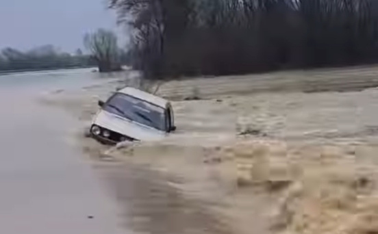 Izlila se rijeka Sava, voda neprestano teče: Pogledajte situaciju u Brčkom