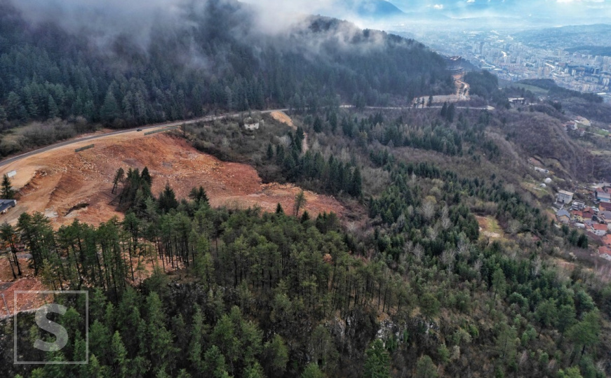 Obišli smo Curine njive: Pogledajte kako izgleda sporno klizište iznad Sarajeva