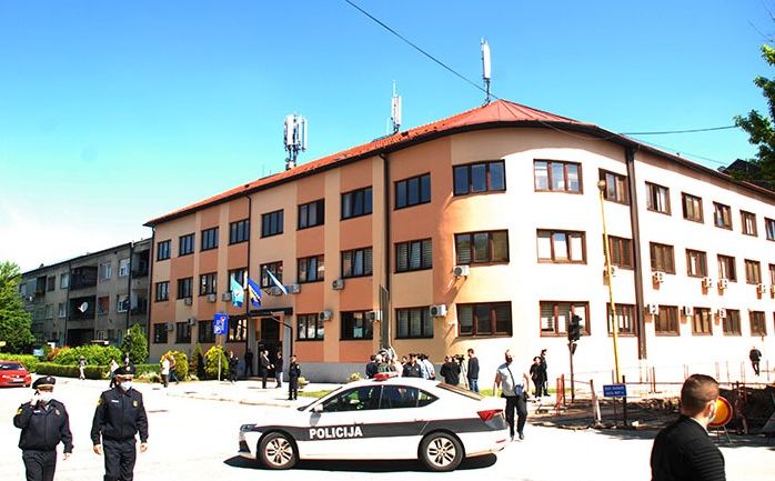 Užas u BiH: Maloljetnik drugovima iz razreda prijetio da će ih ubiti?!