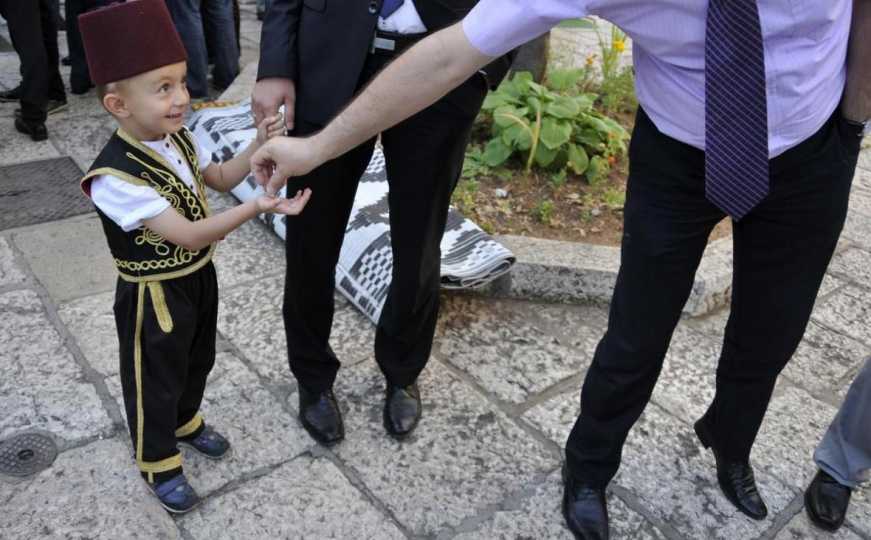 Bajramski običaji i tradicija u BiH: Šta je bajram-banka ili bajramluk?