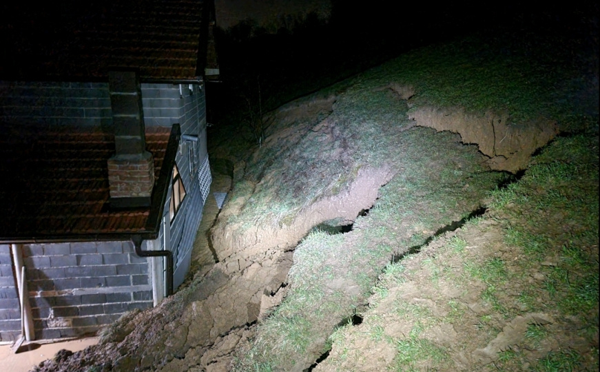 Zbog obilnih padavina u Visokom se aktiviralo klizište