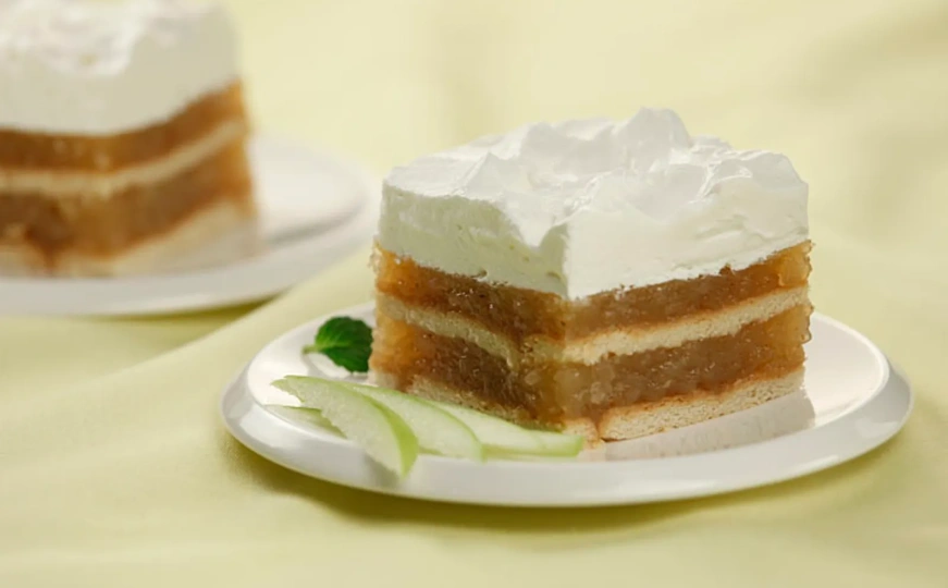 Dolcela recept | Sočni kolač s jabukama – mirisan i mekan desert