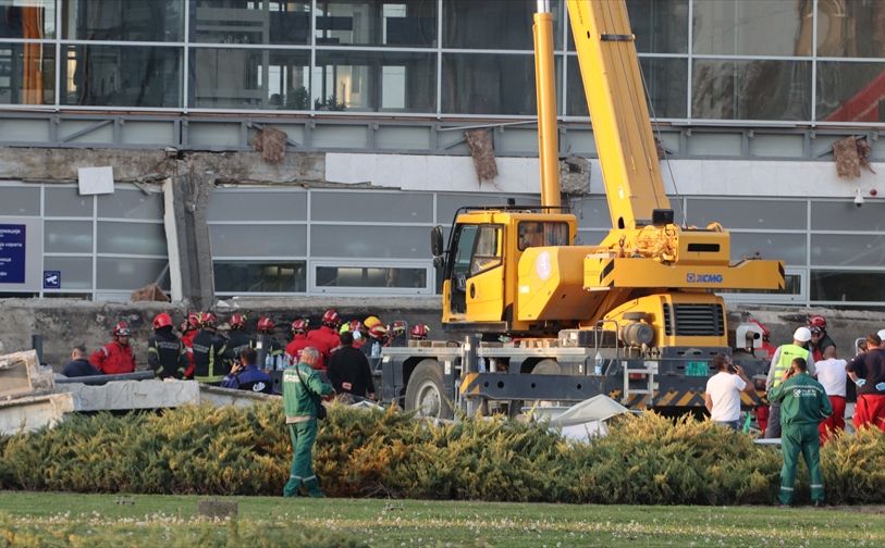 Poginulo 16 osoba: Produžen pritvor osumnjičenima u padu nadstrešnice u Novom Sadu