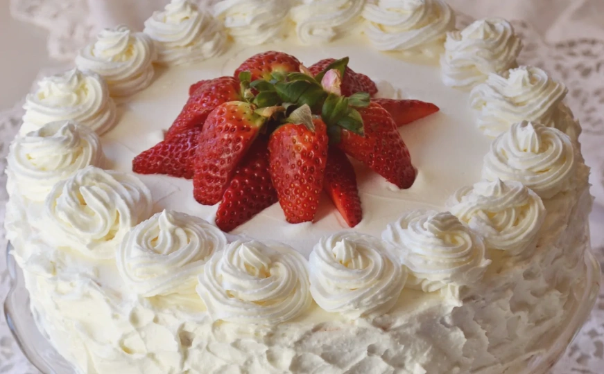 Dolcela recept | Kapri torta – voćna svježina u svakom zalogaju