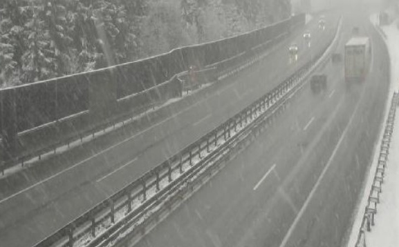 Zimski udarac na posljednji dan marta: Snježna oluja pogodila dijelove Austrije