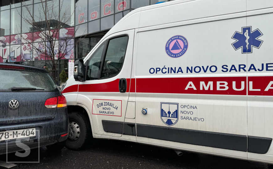 Sudar na glavnoj saobraćajnici u Sarajevu: Učestvovalo sanitetsko vozilo