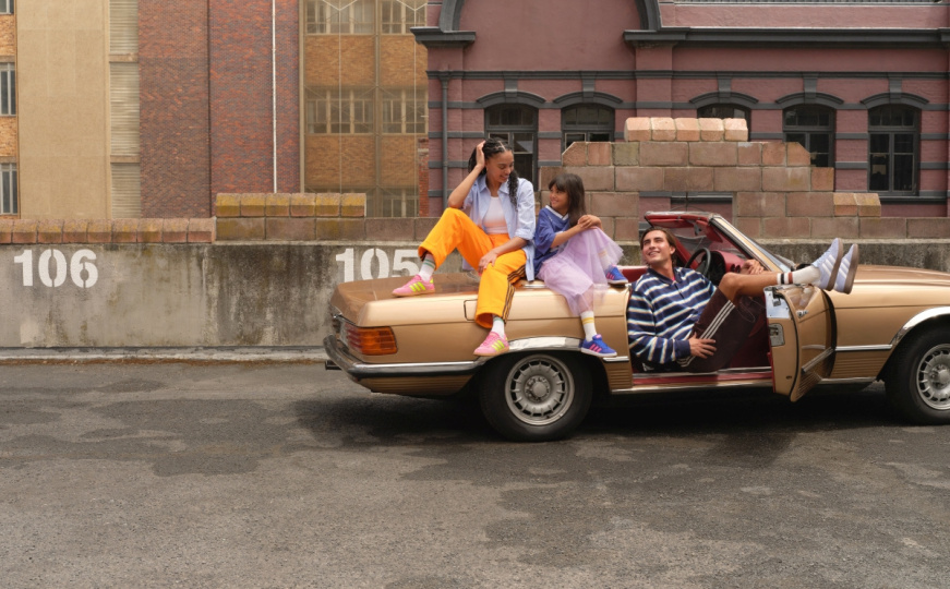 Korak ka proljeću: Kako uz vibrantne patike probuditi stil i energiju