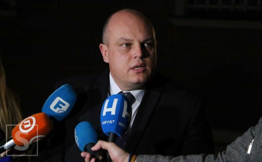 Podrška Ružnića zastupniku NES-a zbog imenovanja Krešića: Obrazložio 'ljubavnim zagrljajem' SDA-HDZ