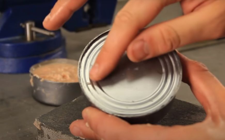 Korisnici društvenih mreža oduševljeni trikom: Evo kako jednostavno otvoriti konzervu