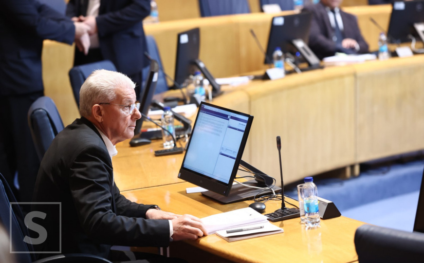Buran početak sjednice Doma naroda BiH: Ademović i Špirić žestoko raspravljali o kršenju Poslovnika