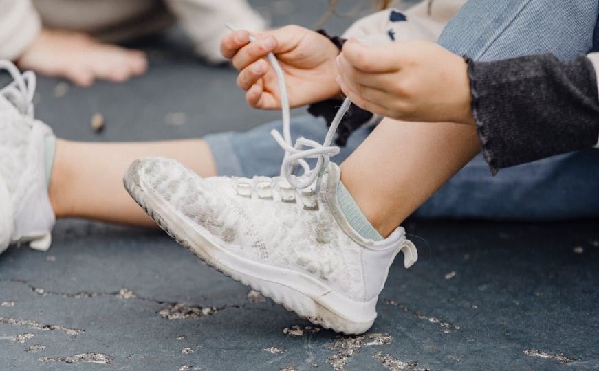Savršen trik da vaše patike budu ponovo bijele: Potreban vam je samo jedan sastojak