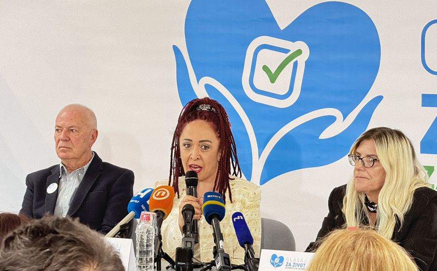 Inicijativa 'Glasaj za život': Svi koji budu na 'ceremoniji' na UKC Tuzla, ogrnite se plaštom srama