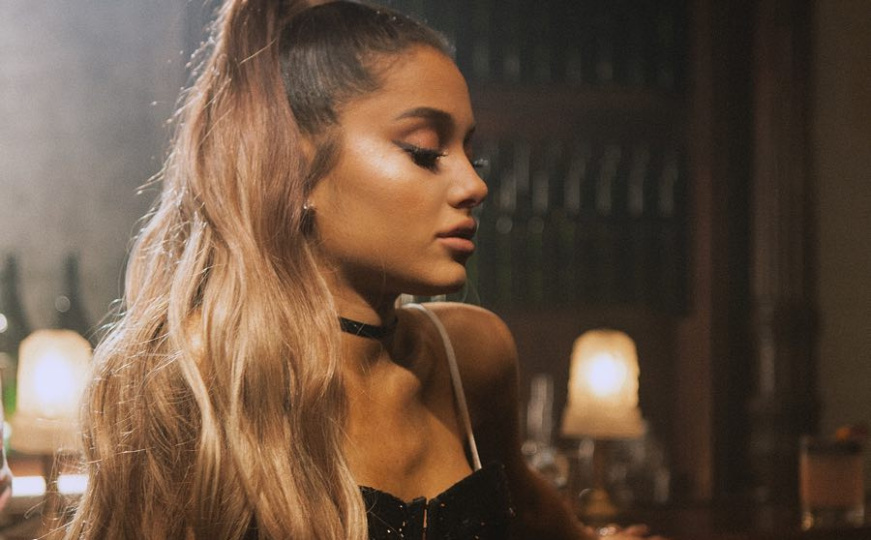 Skoro pa top lista - Ariana Grande, Sophie Ellis-Bextor, The Kooks...