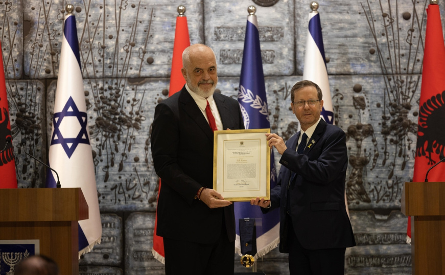 Priznanje za narod i državu Albaniju: Edi Rama odlikovan Izraelskom medaljom časti